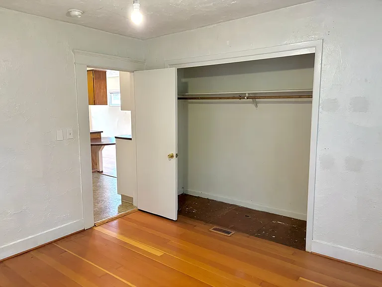 1422-1424 SE Glenwood St — Photo 10