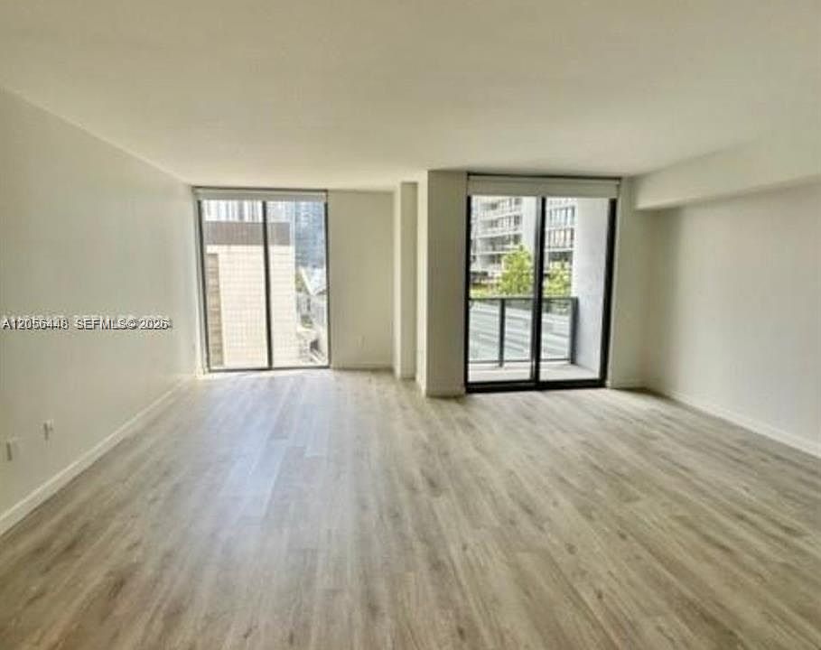 1st image of 31 SE 6th St APT 1503
