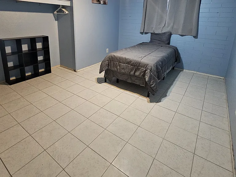 5010 N 62nd Ave — Photo 3