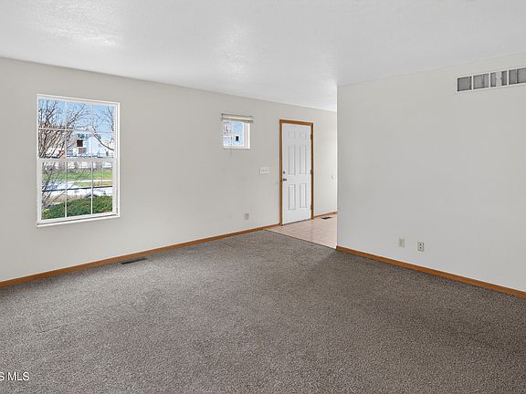 5th image of 2357 Franklin Ave