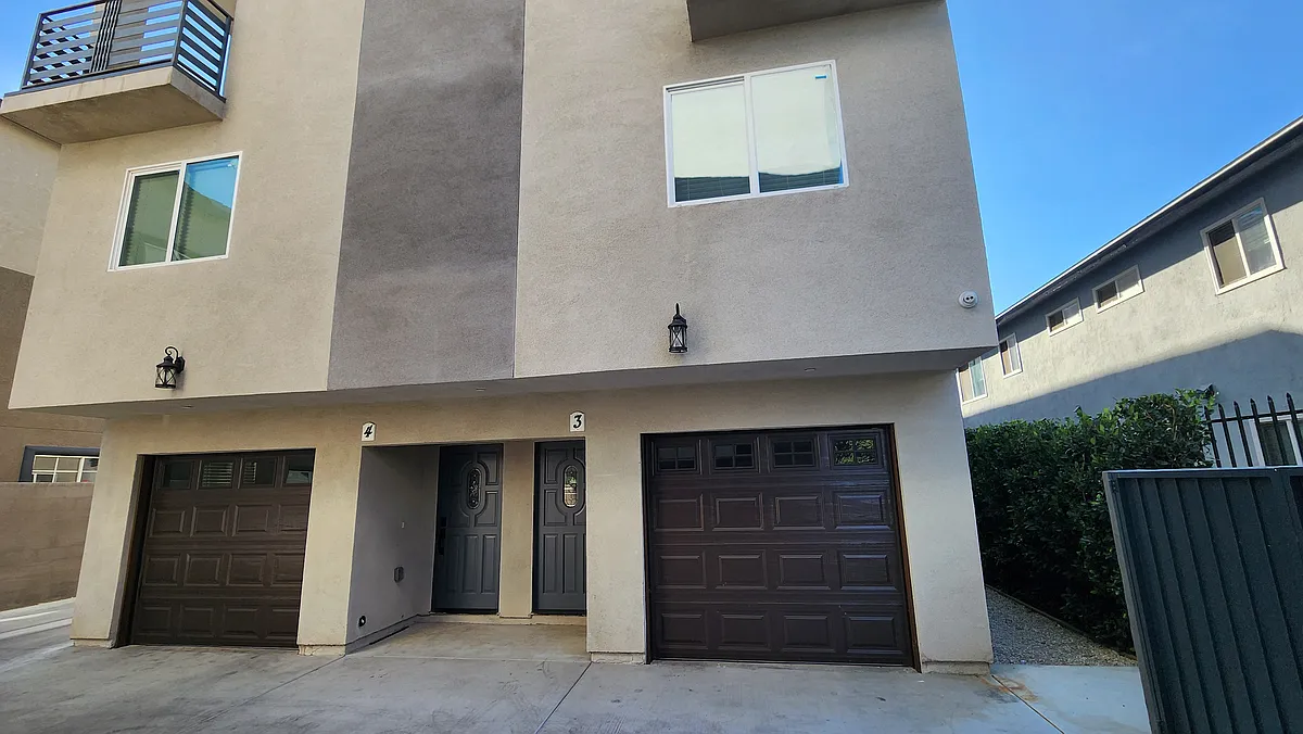 Building Photo - 1216 W 39th St #1