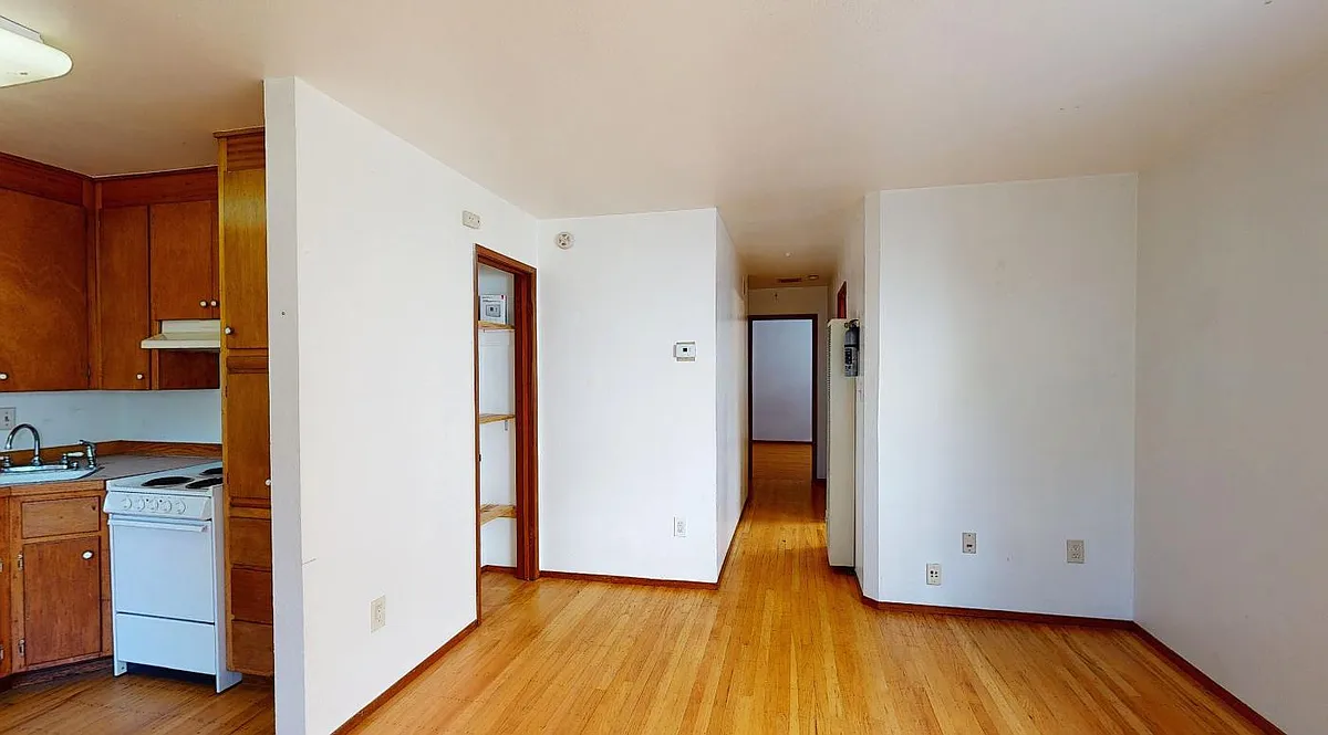 Building Photo - 2340 Hilgard Ave #E