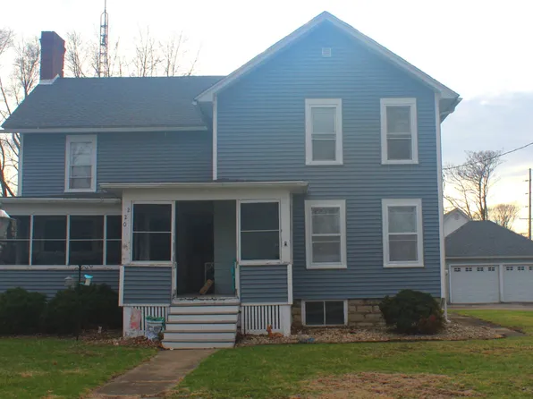 220 N East St, Earlville, IL 60518