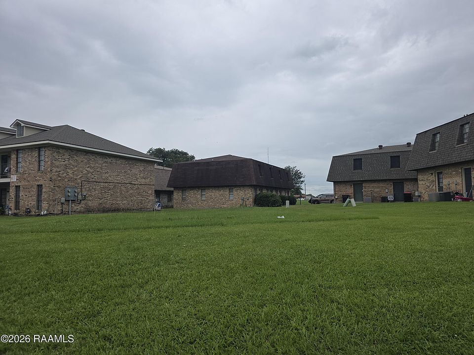 1st image of 102 Cantal Dr
