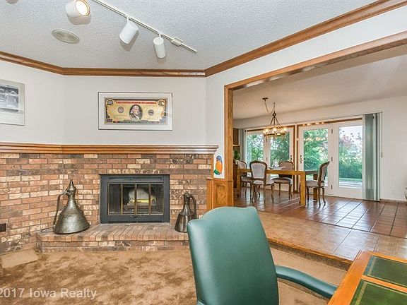 5th image of 2734 Glenwood Dr