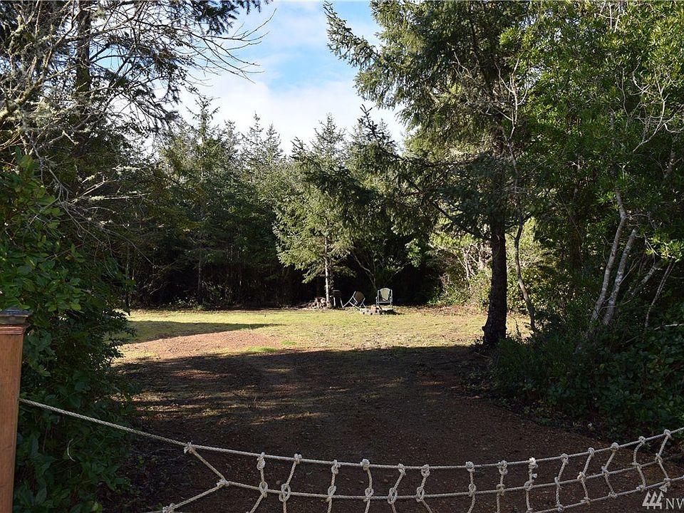 1st image of 669 Woodland Loop NE