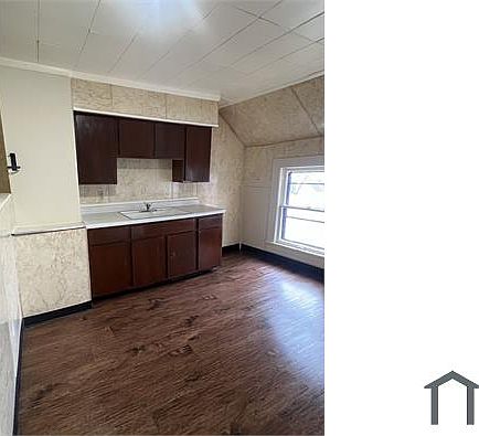 3rd image of 1923 Willowdale Ave
