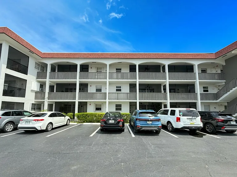 651 Pine Dr #208 — Photo 3