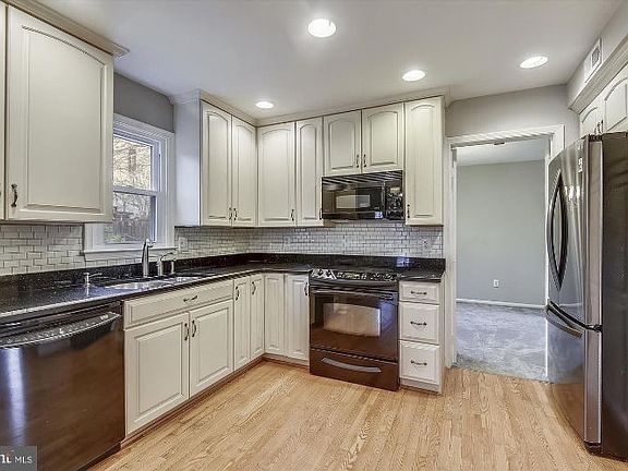 5th image of 9706 Aspen Hollow Way