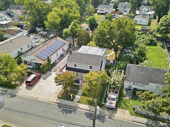 3rd image of 3707 Windom Rd