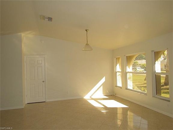 3rd image of 1431 SE 15th St
