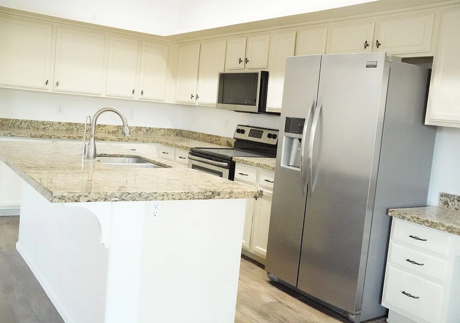 Beautiful Chandler Rental Dobson & Ray — Photo 3