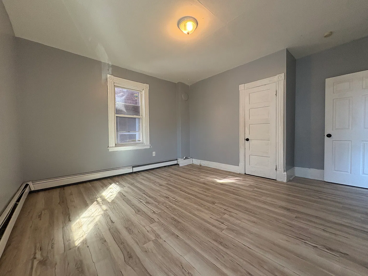 4 bed, 1000 sqft, $1,650 — Photo 3