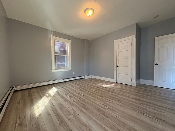 3rd image of 9 Putnam St #B2