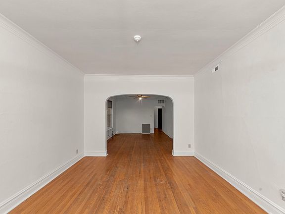 2nd image of 1353 W Catalpa Ave Unit 2