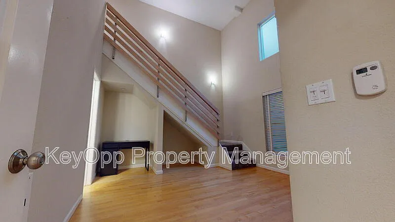 1 bed, 1.0 bath, 350 sqft, $1,750 — Photo 3
