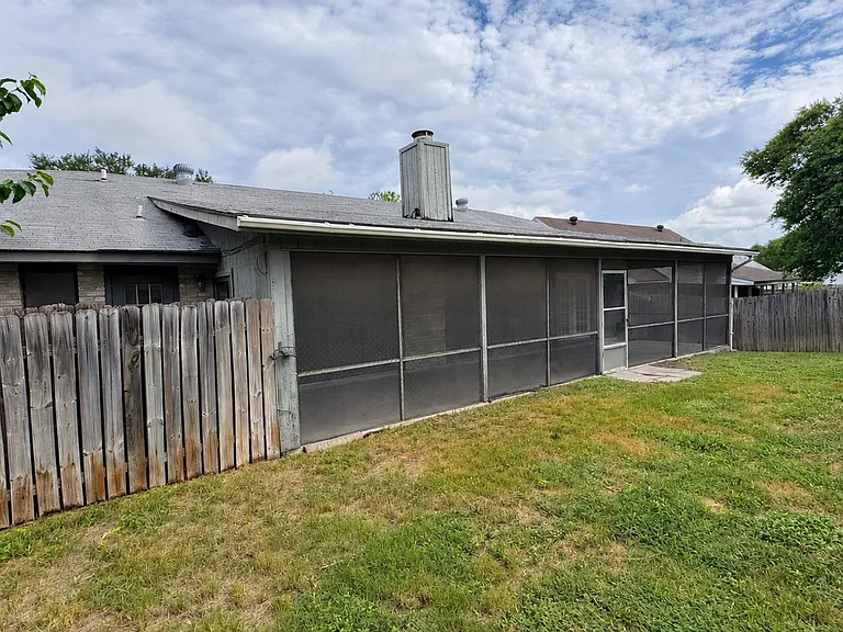 3426 Meadow Head Dr — Photo 19