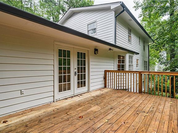 5th image of 3732 Cherokee Pl SE