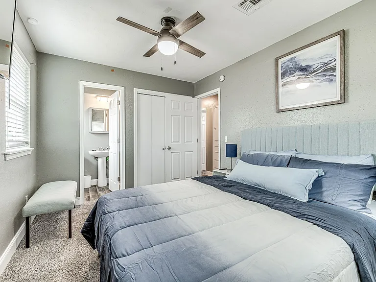 10005 Waverly Ave — Photo 11