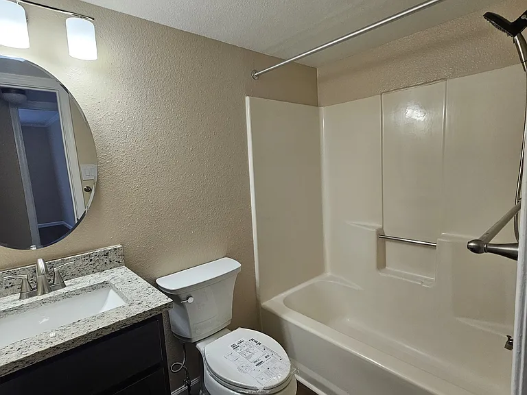 Pine View Apartments — Photo 13