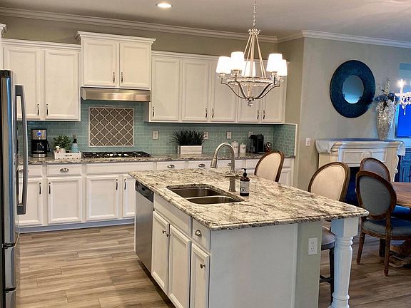 4th image of 2652 E Blue Spruce Ln