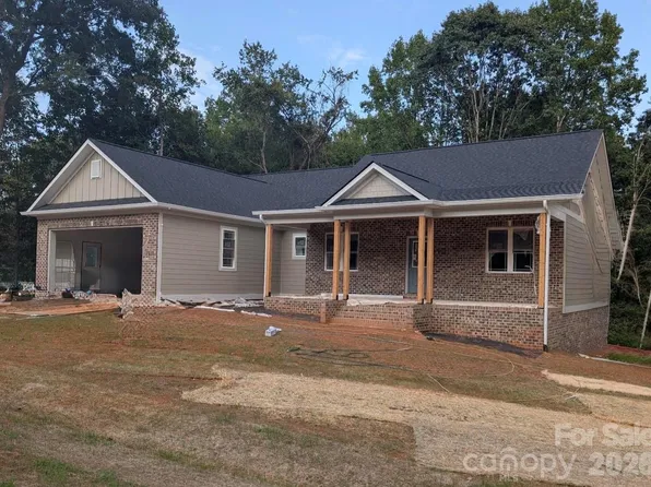 1895 Knolls Dr, Newton, NC 28658