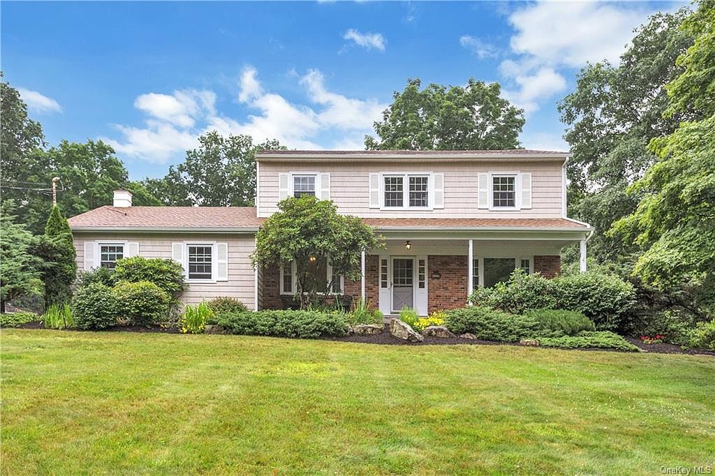 4 Cornwall Court, Katonah, NY 10536 | Zillow