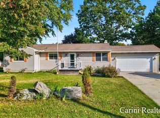 15279 James St, Holland, MI 49424