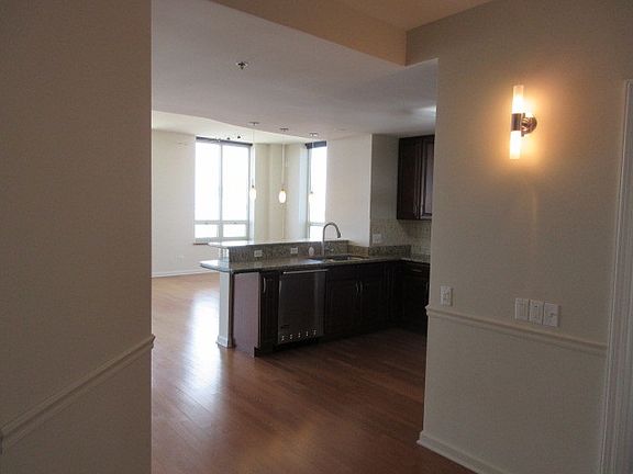 4th image of 1111 S Wabash Ave APT 3303