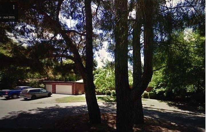View of property from cul-de-sac.