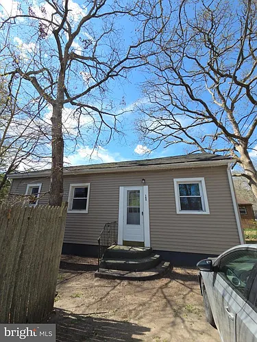 16 Chicory St #B Photo 1
