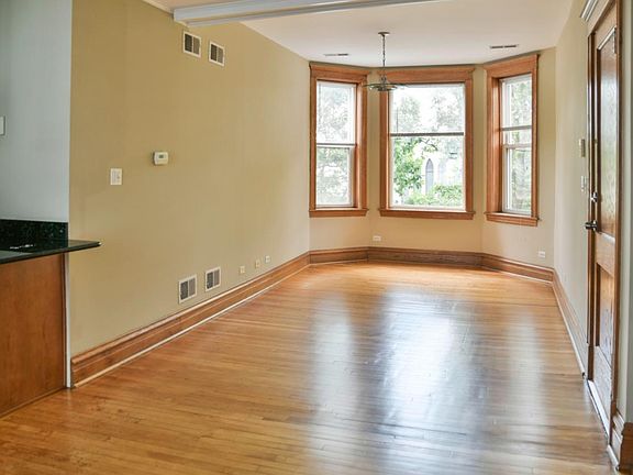 4th image of 3242 W Wrightwood Ave APT 2
