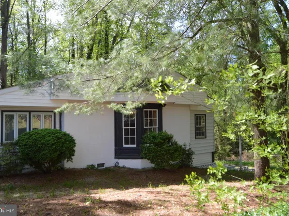 106 Cedar Ln, Bowling Green, VA 22427