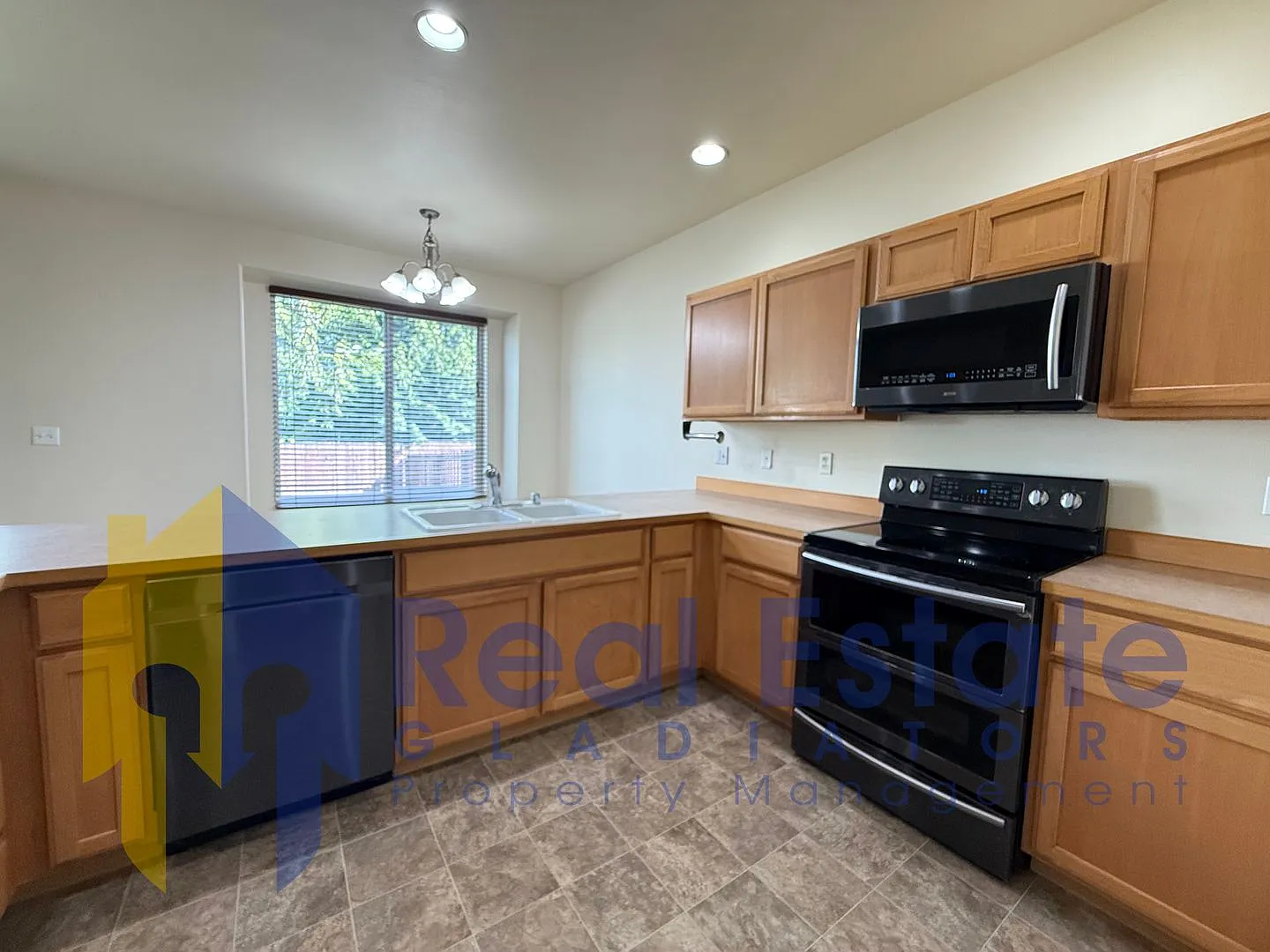 Beautifully Updated 3-Bedroom Home in Puyallup — Photo 4