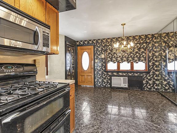 4th image of 621 Avenue Y
