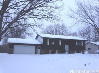 555 120th Ln NW, Coon Rapids, MN 55448