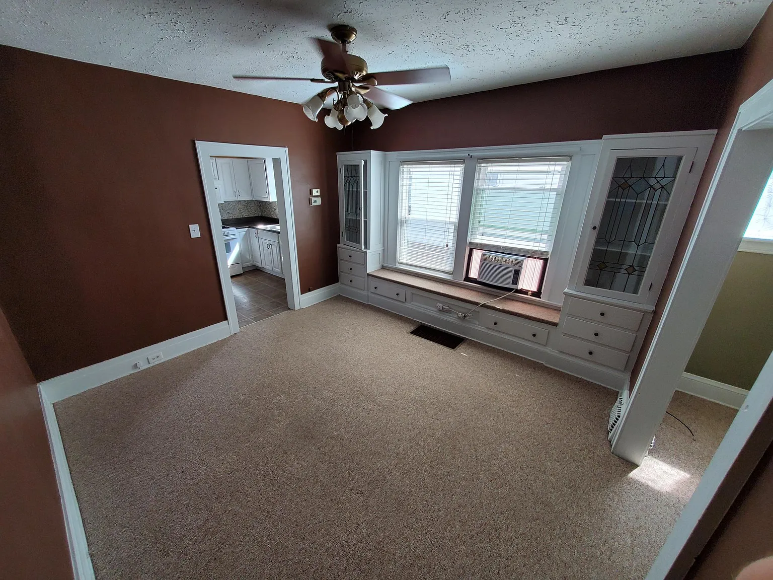 2129 Morrison Ave — Photo 4