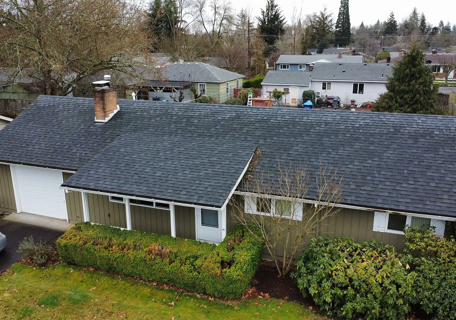 Charming 3-Bedroom Home with Private Backyard in Beaverton! — Photo 2