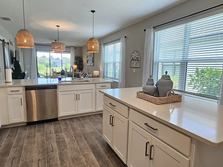 15285 Shady Palms Ln — Photo 17