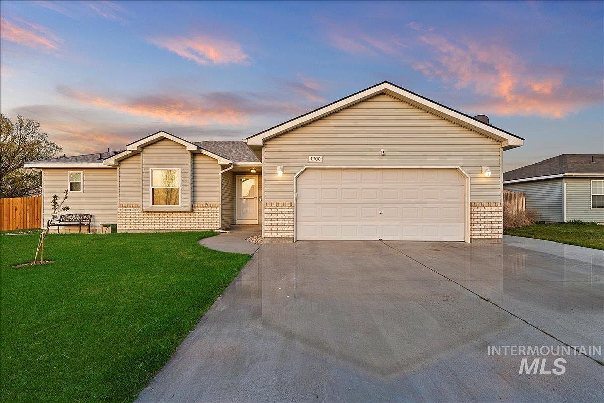 1200 Garrett St, Mtn Home, ID 83647 Zillow