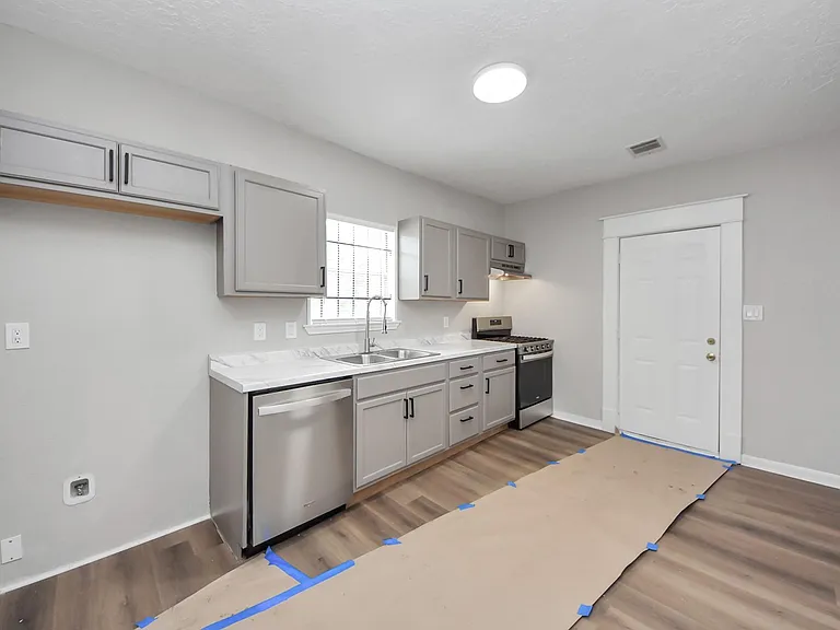 2102 Gray St #1 — Photo 7