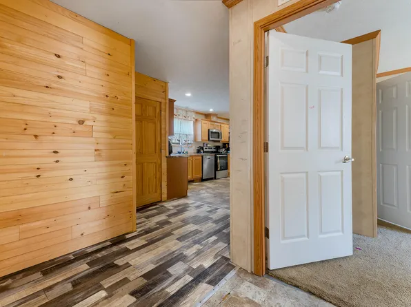 20 Woodside Drive, Lisbon, ME 04250