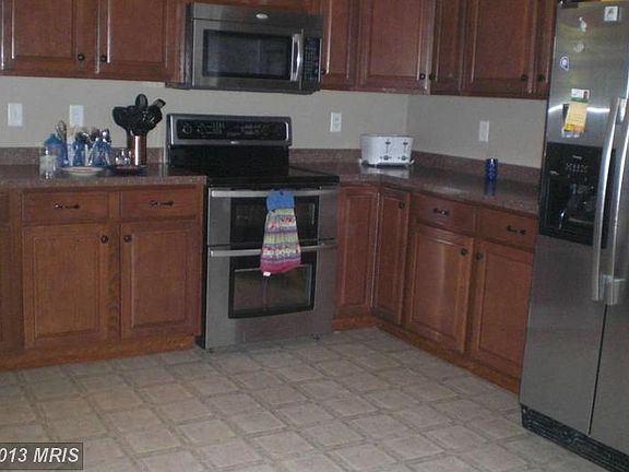 5th image of 7970 Lincoln Way E