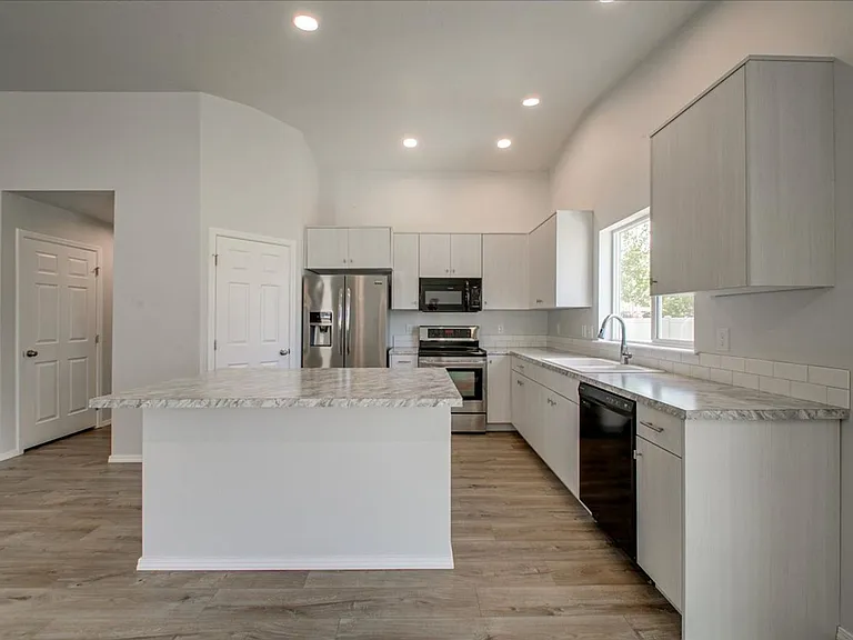 16859 Courtney Way — Photo 12