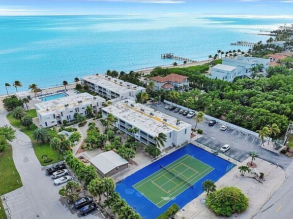 2nd image of 133 Coco Plum Dr #5