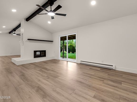 4th image of 802 Lyell Way