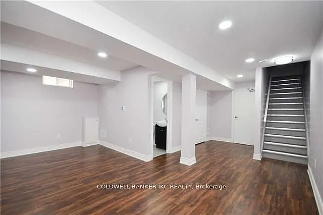 23 Plentywood Dr — Photo 3