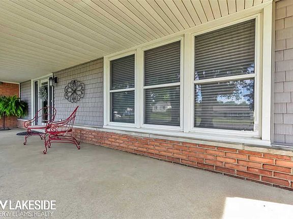 4th image of 4992 Shoreline Blvd