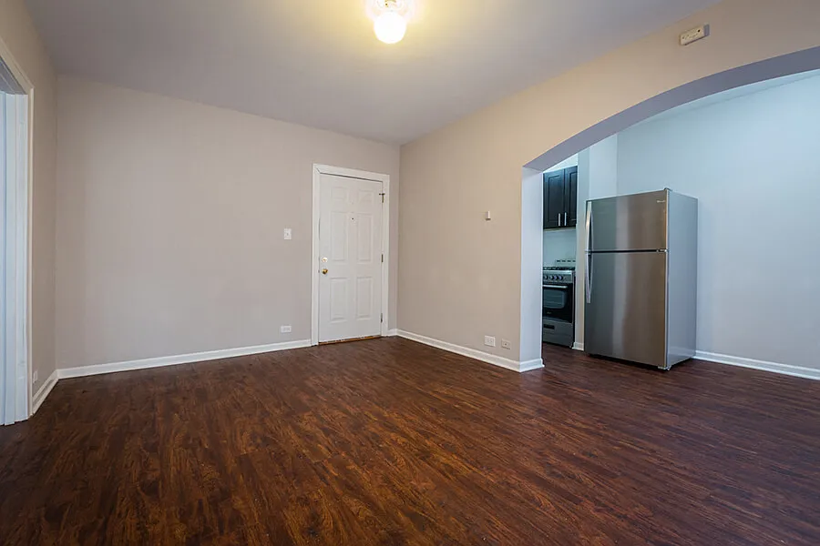 1429 W. Lunt Ave. — Photo 4
