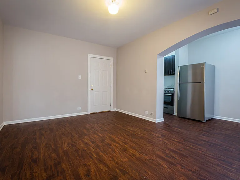 1429 W. Lunt Ave. — Photo 4